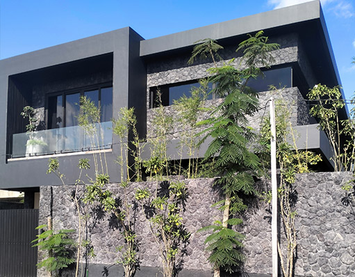 Adam Villa